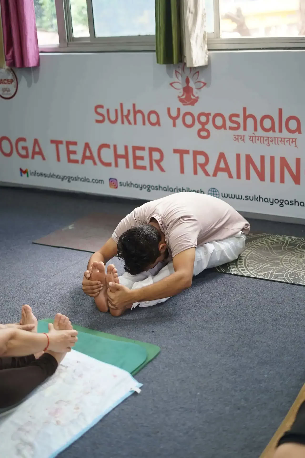 Formazione Insegnanti di Yoga di 100 Ore a Rishikesh