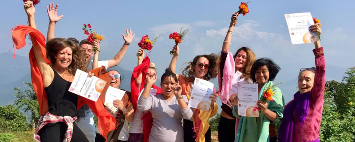 Corso di formazione insegnanti di yoga di 200 ore in 20 giorni in Nepal