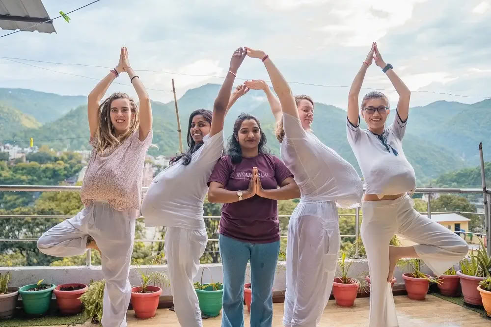 Formazione Insegnanti di Yoga Prenatale di 85 Ore a Rishikesh