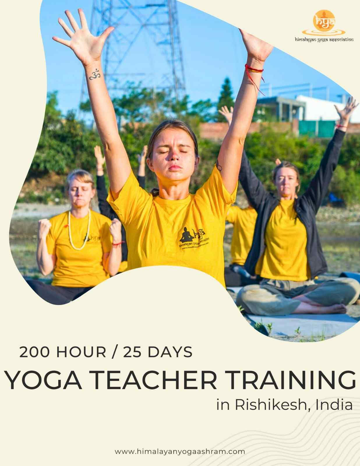 Corso di formazione insegnanti di yoga di 300 ore a Varkala, Kerala, India