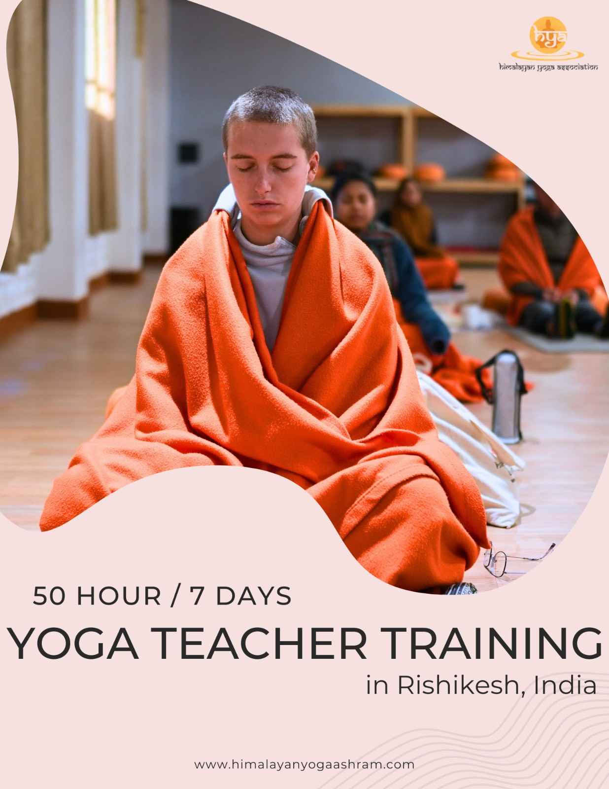 Corso di formazione insegnanti di yoga di 300 ore a Varkala, Kerala, India