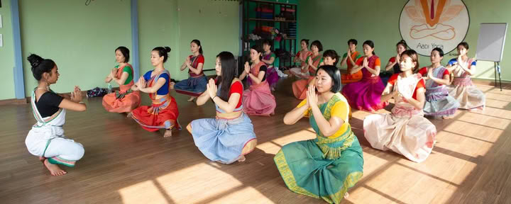 Formazione Insegnanti di Yoga di 100 Ore a Rishikesh