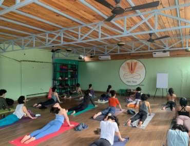 Corso residenziale di formazione insegnanti di yoga di 300 ore