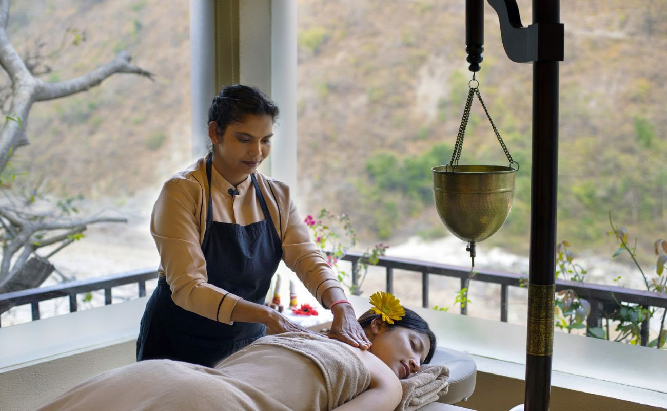 Ritiro di yoga di 14 giorni con terapie ayurvediche