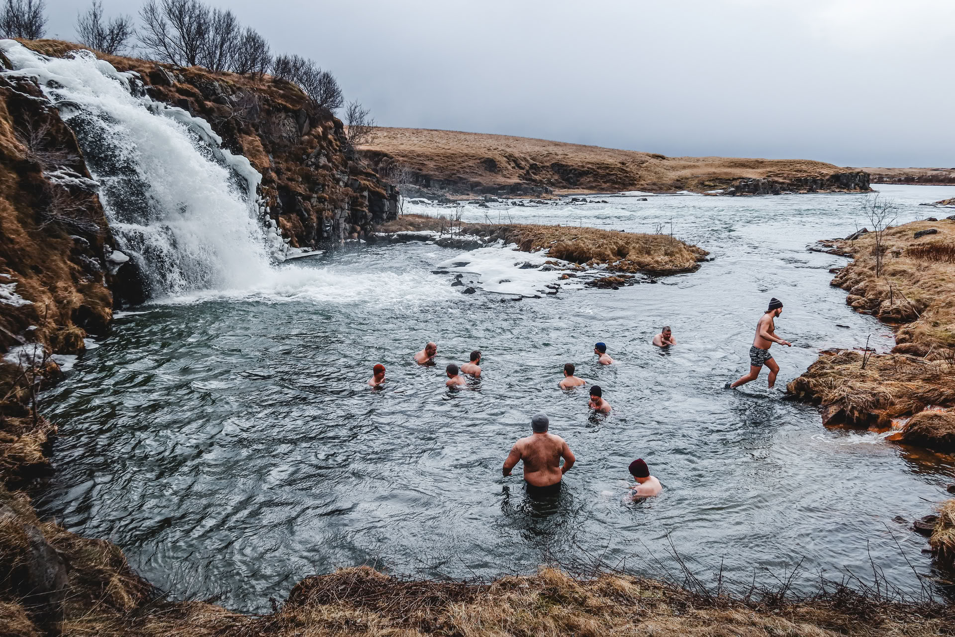 Terapia del freddo nella natura e sauna