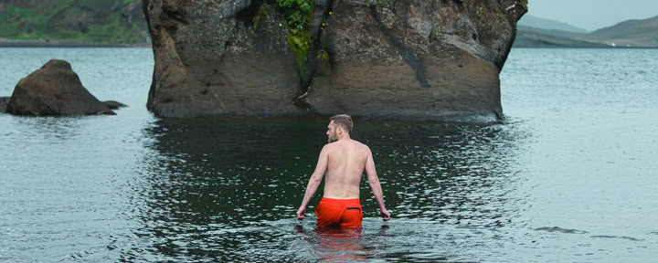 Terapia del freddo nella natura e sauna
