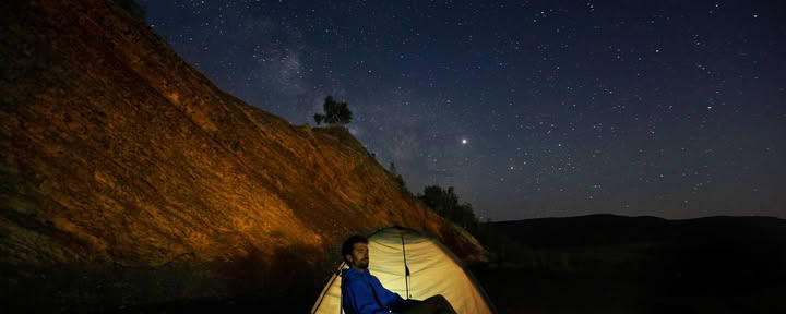 Osservazione delle stelle e astronomia: esplorare il cielo notturno