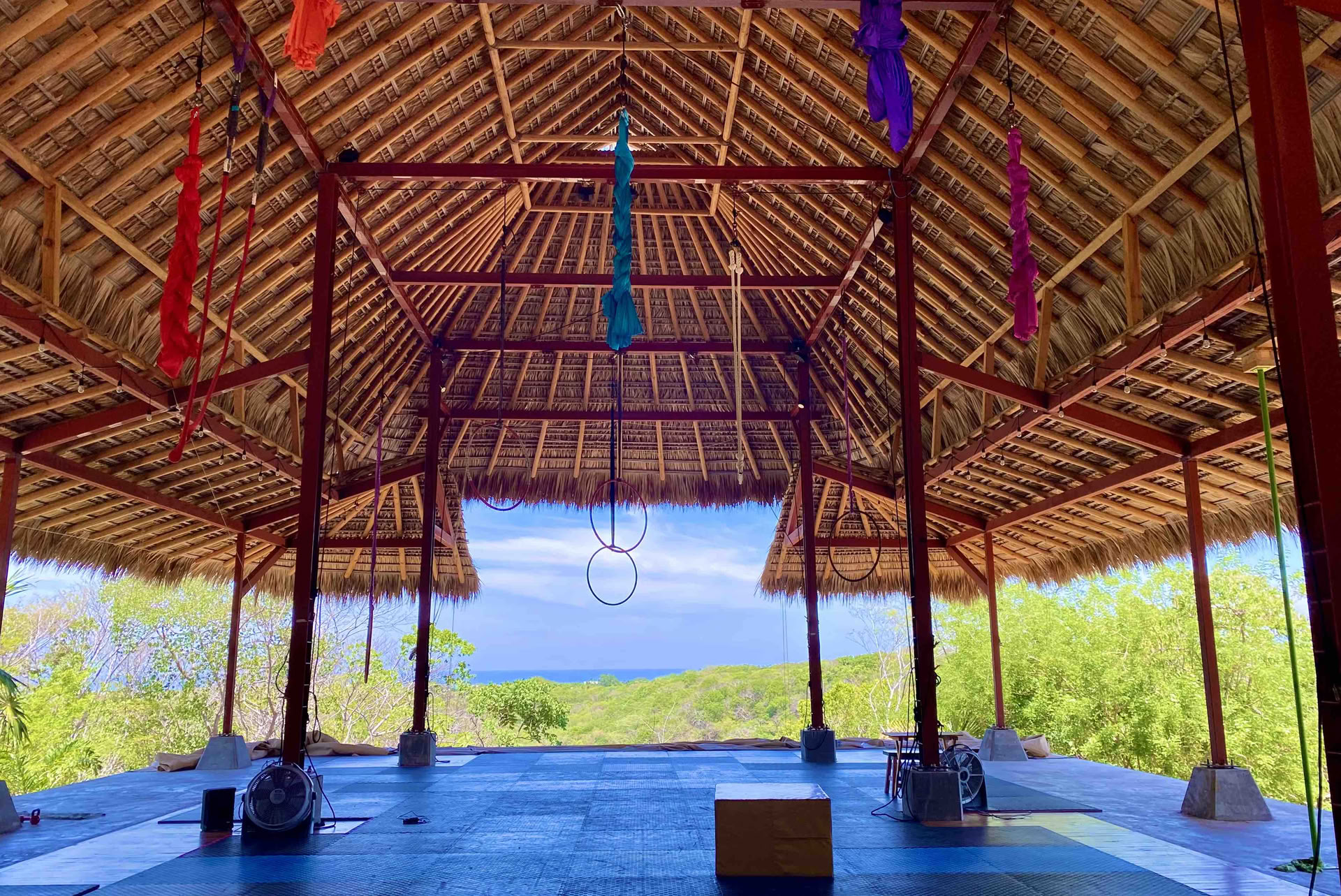 Ritiri di yoga e fitness aereo