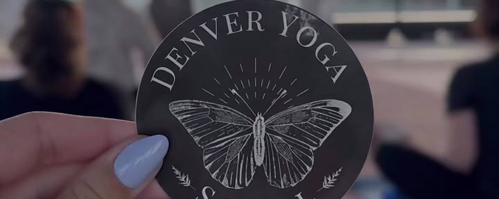 Yoga al tramonto sul rooftop | Denver