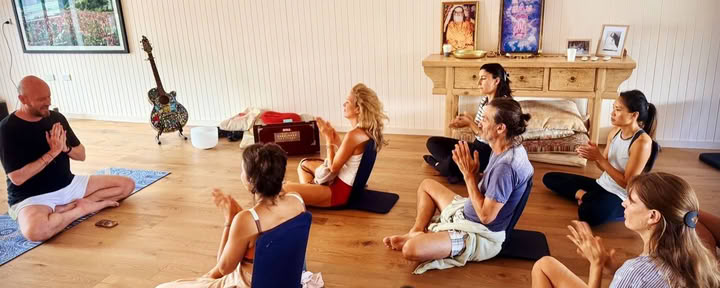 Viaggio di Breathwork di 90 Minuti OM House Bondi