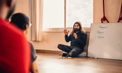 TTC di Yoga di 100 Ore
