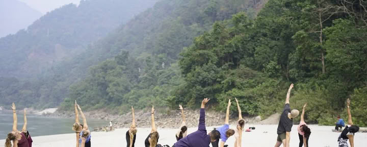 10 giorni di ritiri di yoga a Rishikesh, India