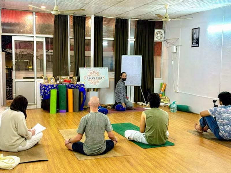 Corso di formazione insegnanti di yoga di 300 ore