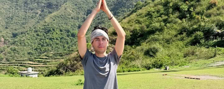 Corso di formazione insegnanti di yoga di 300 ore a Dehradun