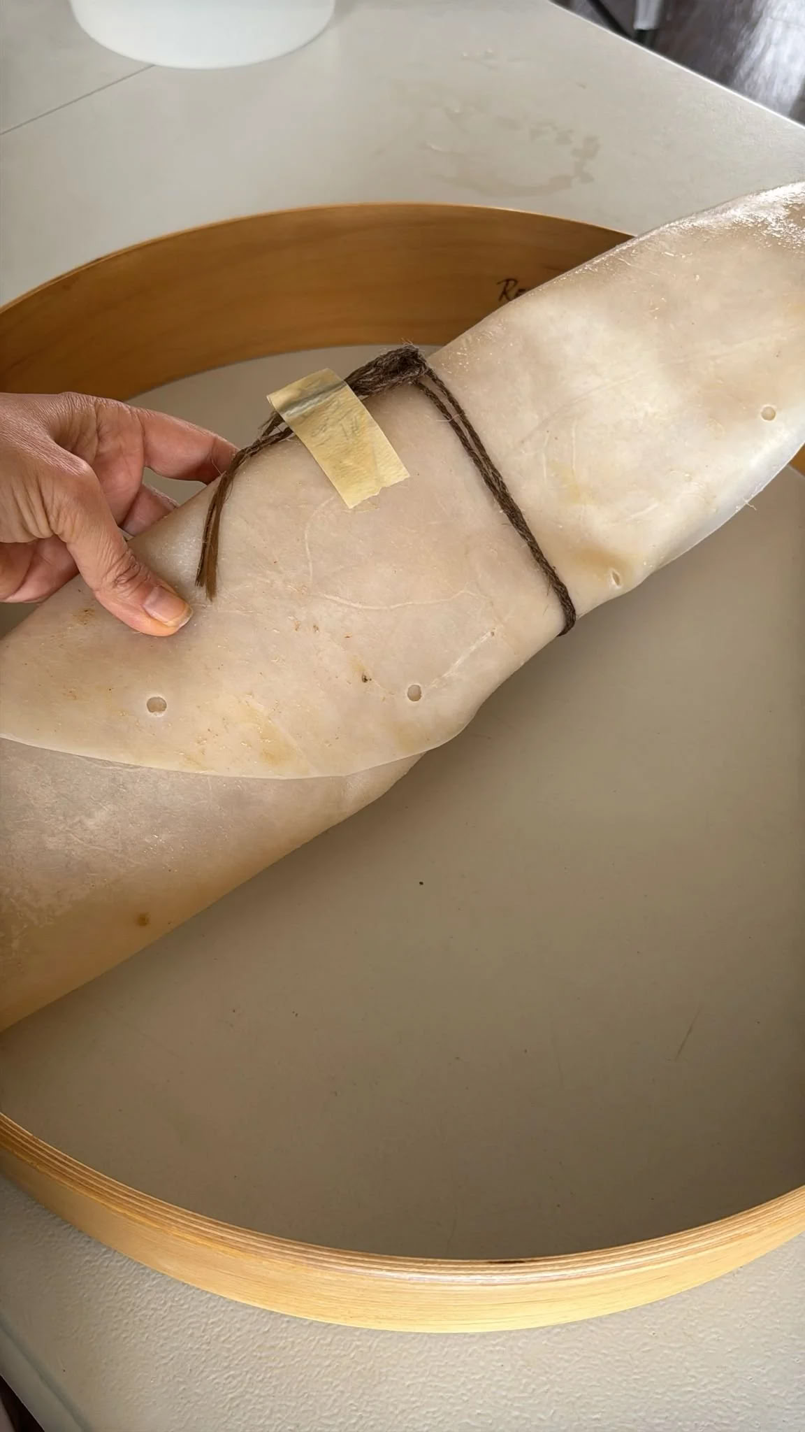 Laboratorio di costruzione di tamburi e ritiro ritmico