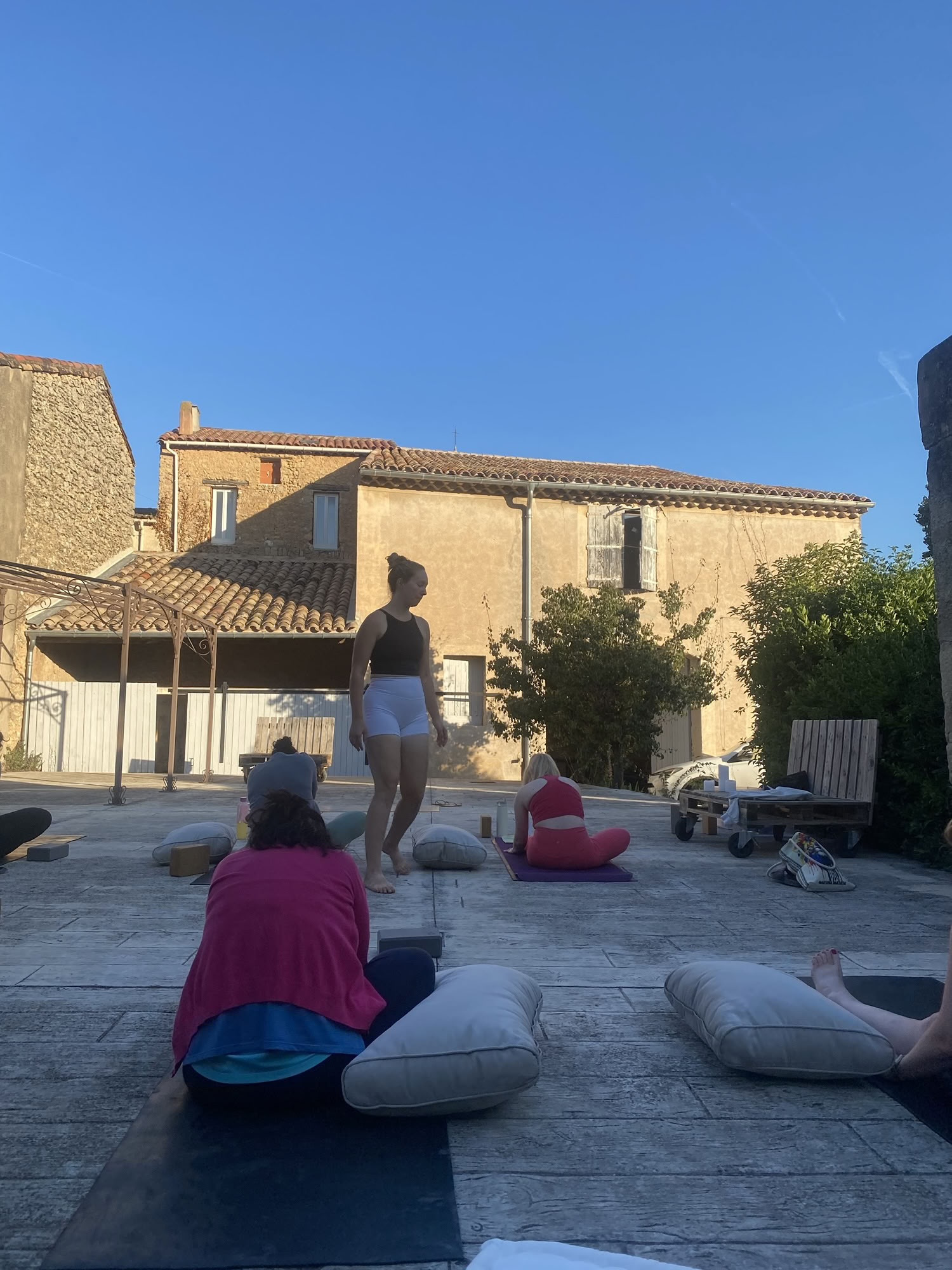Riaccendi la tua luce interiore: ritiro di yoga e meditazione nel sud della Francia