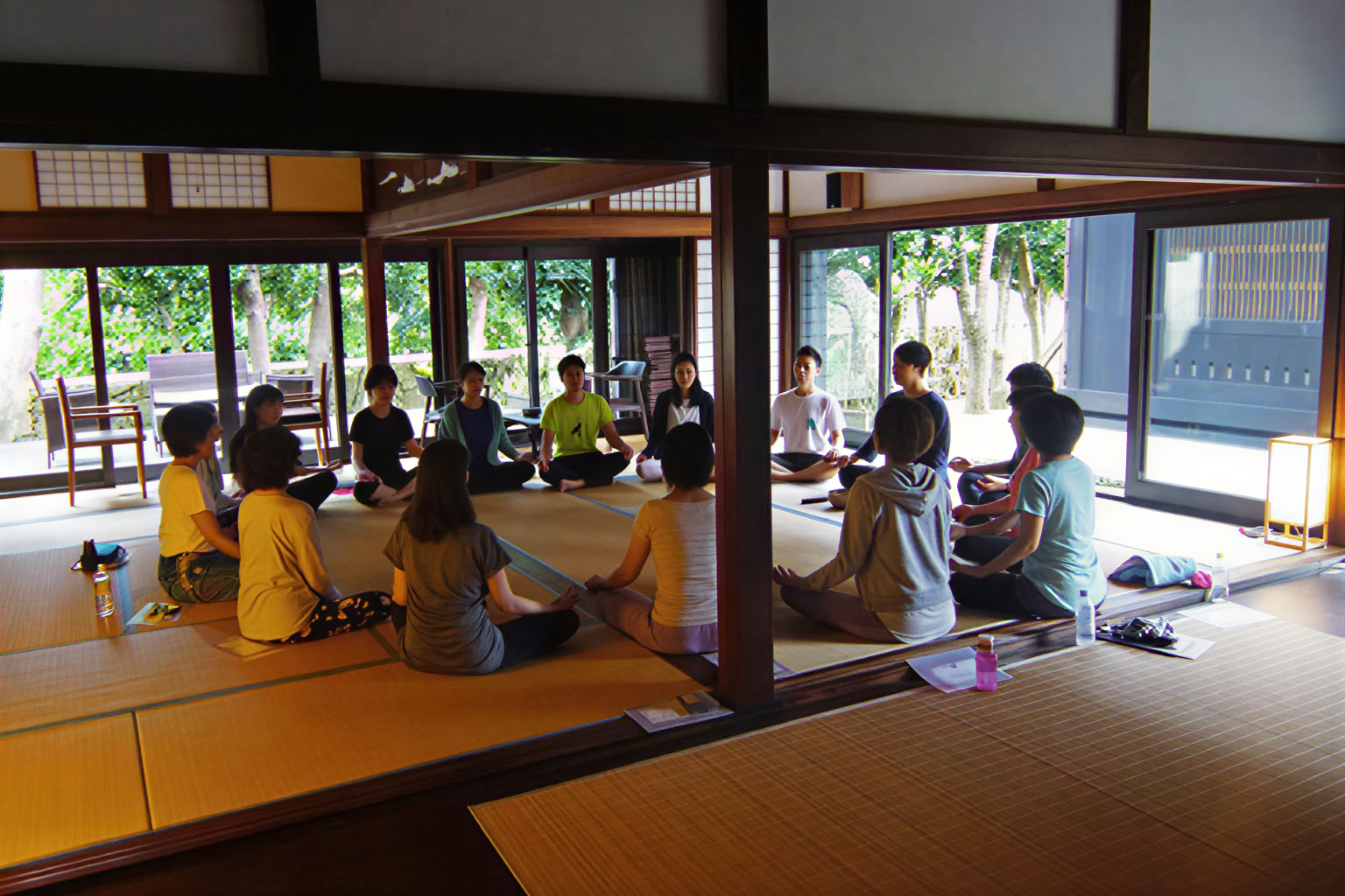 Ritiro di meditazione mindfulness silenziosa e yoga