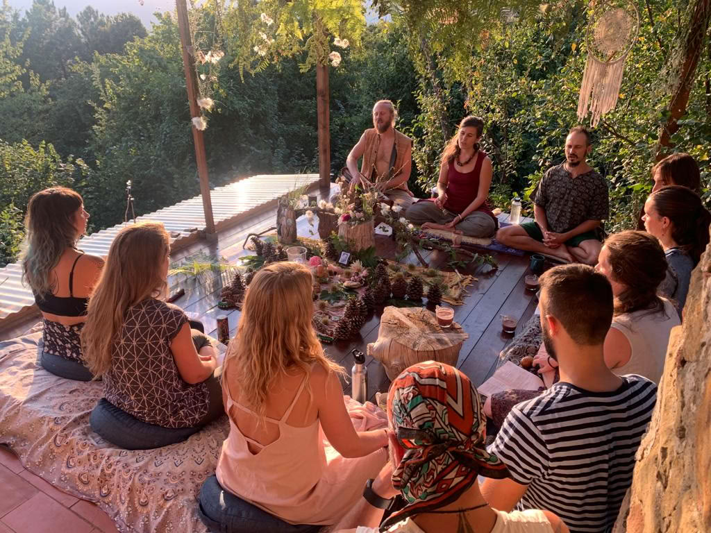 Corso RYT di 200 ore · Toscana, Italia · Certificato Yoga Alliance