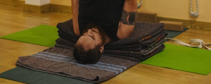 Ritorna al Tuo Centro «Programma Olistico di Benessere Attraverso Yoga e Ayurveda»