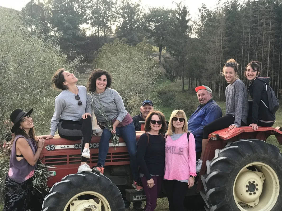 Ritiro di yoga primaverile in Toscana | Esperienza di soggiorno in fattoria — Maraviglia Farm Stay in Toscana
