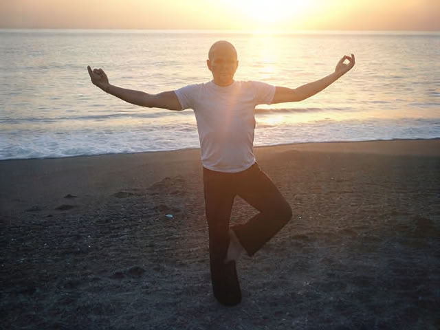 Yoga in spiaggia