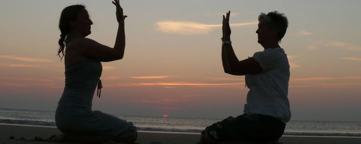 Yoga in spiaggia
