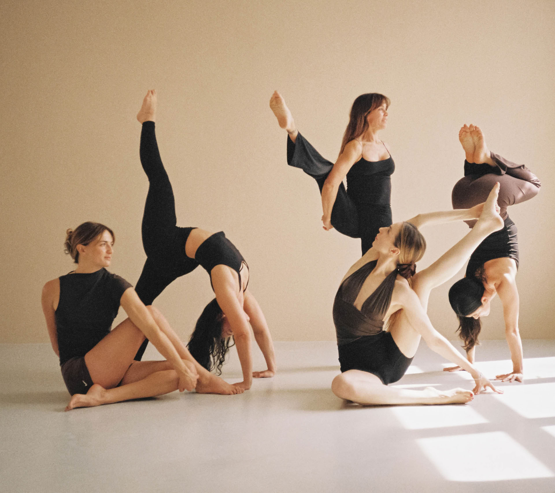 Formazione Avanzata per Insegnanti di Yoga 150H – Espandi e Risplendi