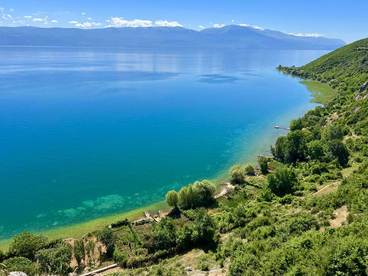 Trova la tua forza: yoga e autodifesa sul Lago di Ocrida