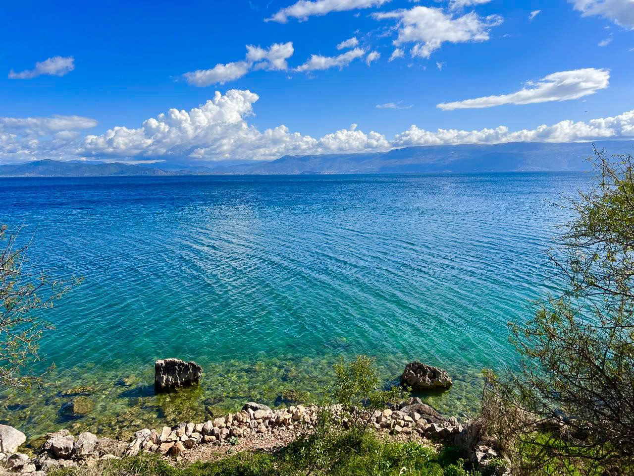 Trova la tua forza: yoga e autodifesa sul Lago di Ocrida