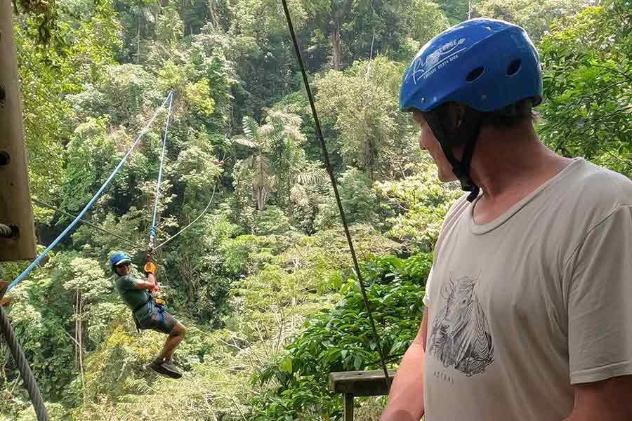 Zipline sul fiume Pacuare