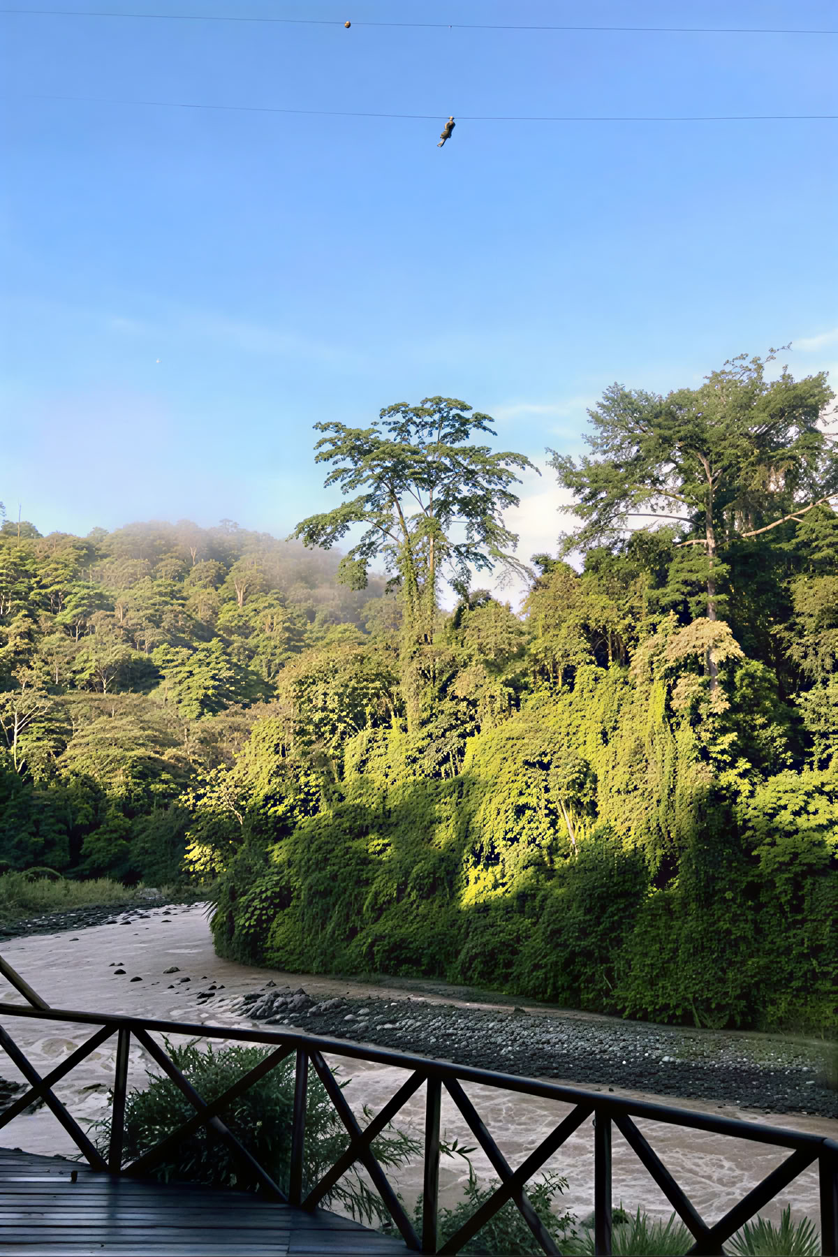 Zipline sul fiume Pacuare