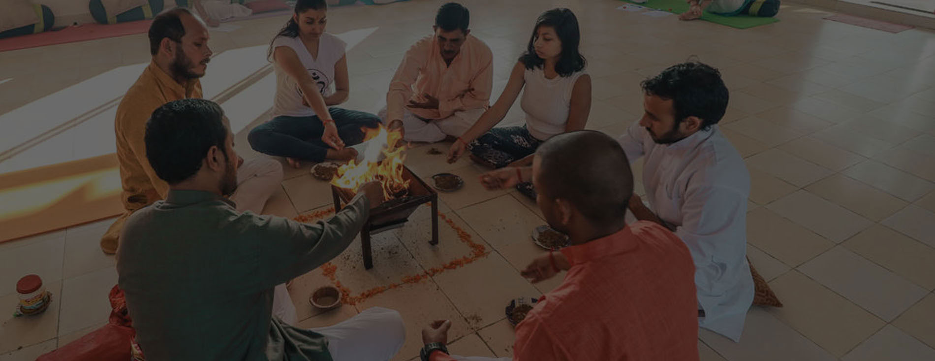 Corso di formazione insegnanti di yoga di 100 ore a Rishikesh