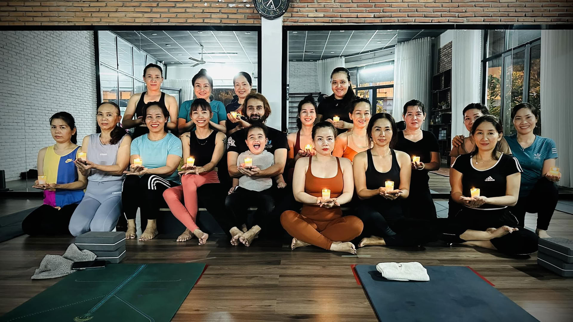 Corso di formazione insegnanti di yoga di 200 ore presso Yoga Home School