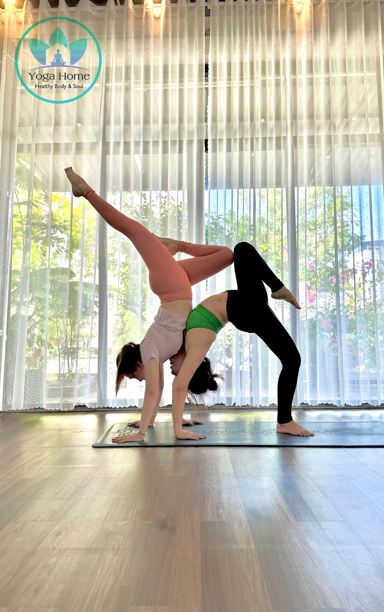 Corso di formazione insegnanti di yoga di 200 ore presso Yoga Home School