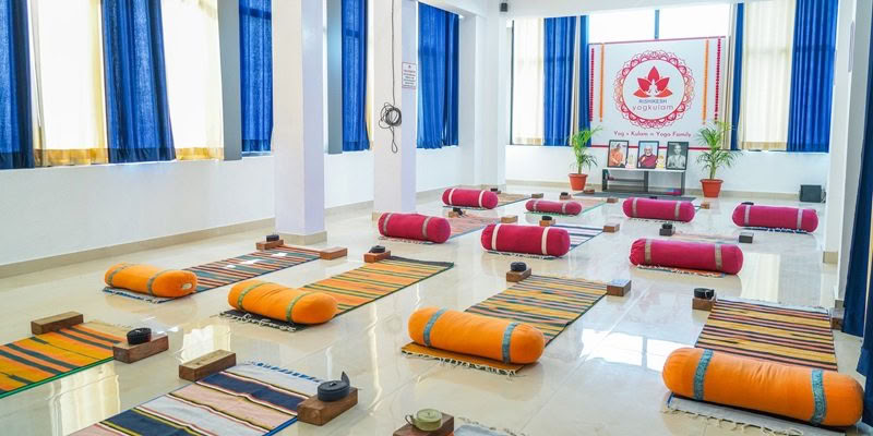 Certificazione YTTC di 200 ore + Yoga prenatale