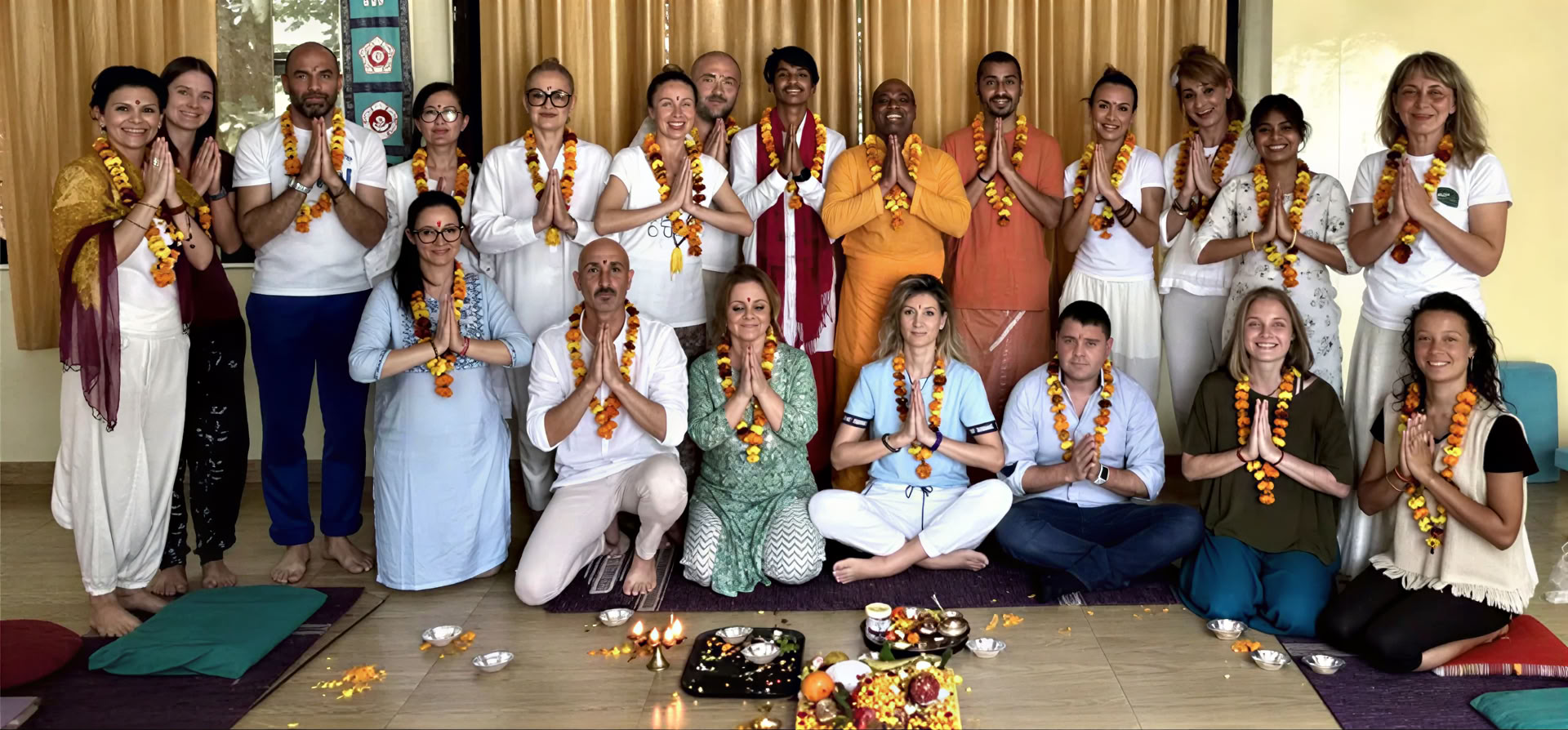 Formazione Insegnanti di Meditazione di 300 Ore a Rishikesh