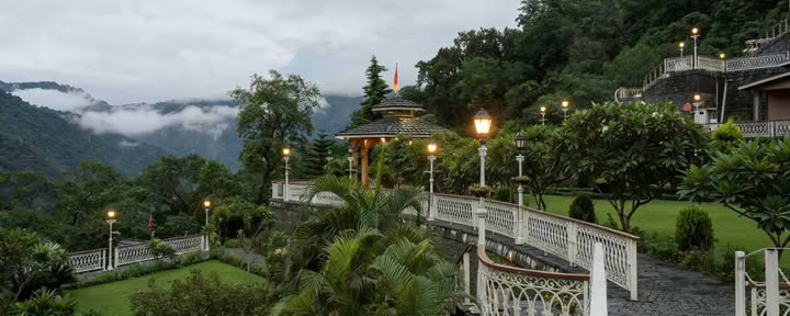 Corso di formazione insegnanti di yoga di 500 ore a Rishikesh