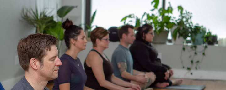 Vinyasa del martedì alle 18:00