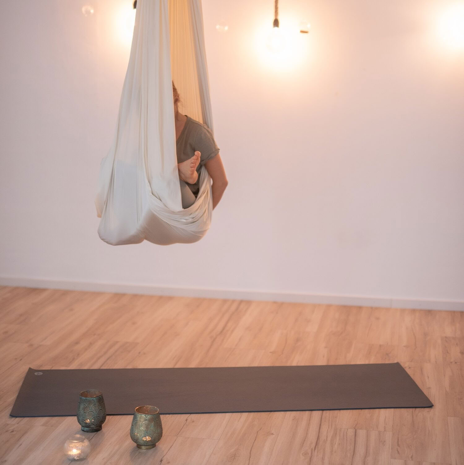 Rituale di Yin Restorativo e Yoga Nidra della Luna Nuova con Miira