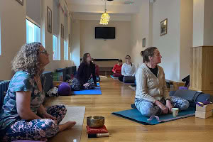 Workshop di Yin Mindful, Yoga Restorativo e Meditazione Yoga Nidra