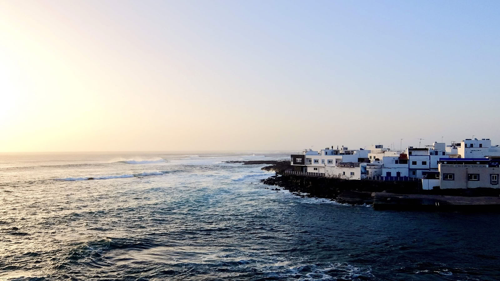 Alun Ocean Retreats Fuerteventura - Ritiro Surf & Yoga