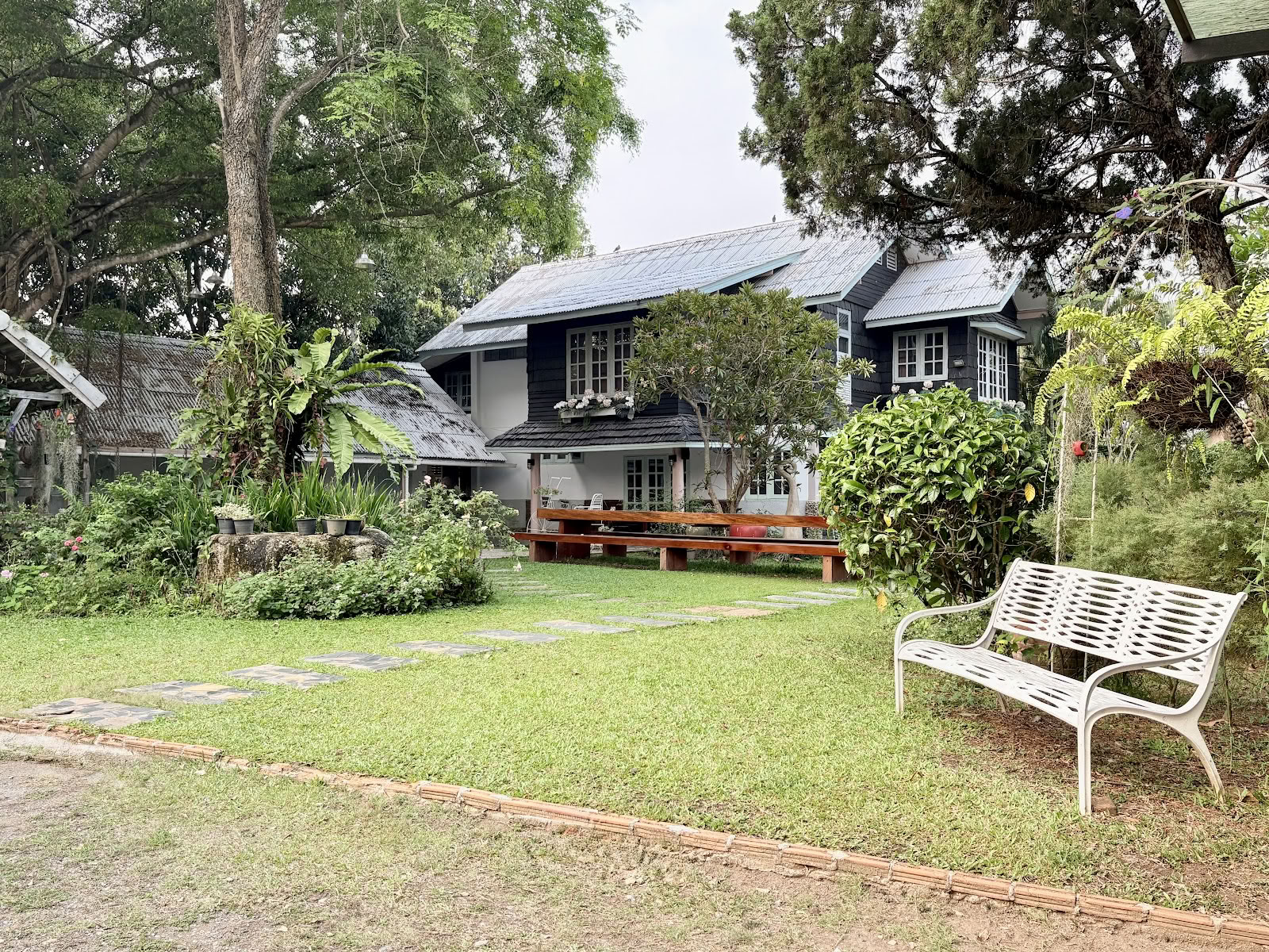 Luminaria Yogashala – Scuola di Yoga e Ritiro Yoga Chiang Mai