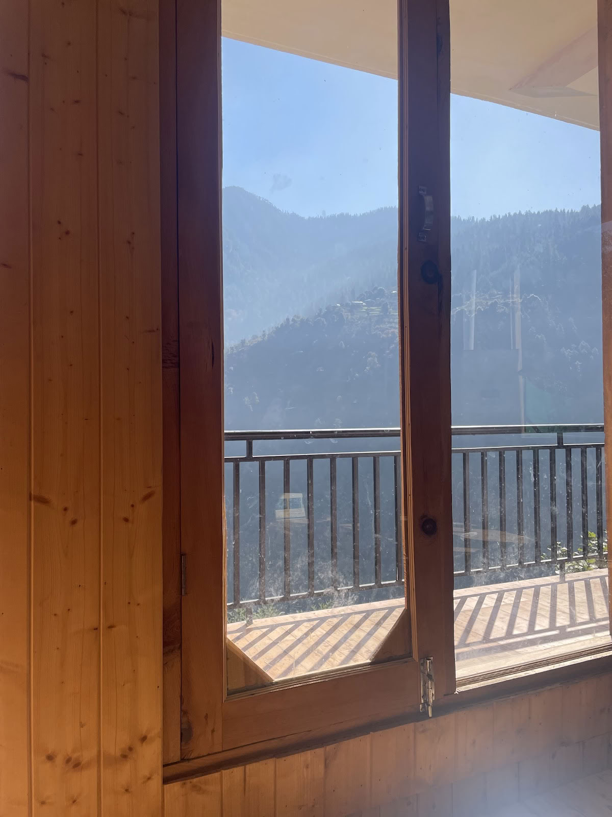 The Void Tirthan - Workation tra Montagne, Home Stay, Coliving, Co-working e Caffè