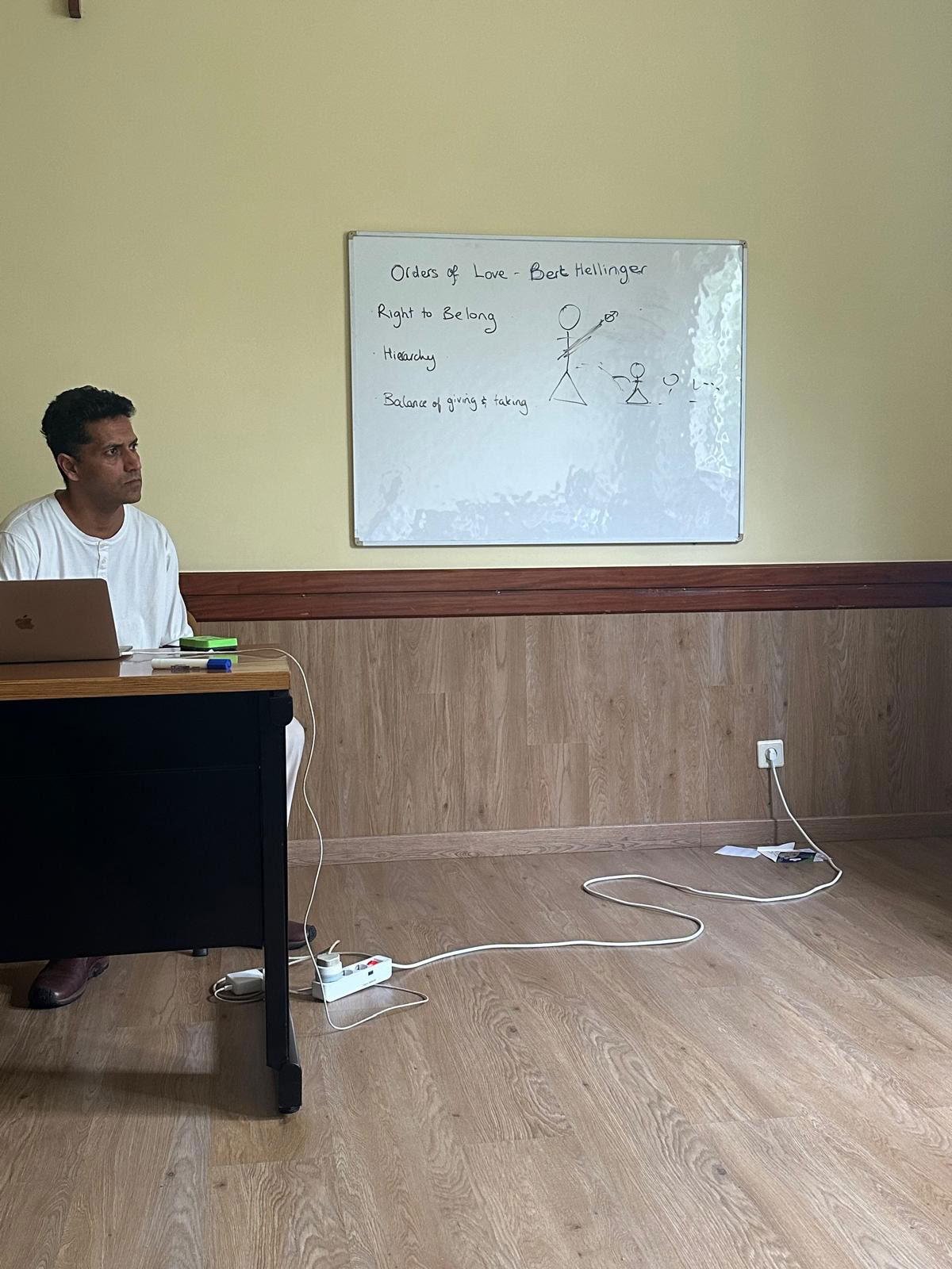 Dott. Ameet Aggarwal ND, medico naturopata, omeopata, psicoterapeuta