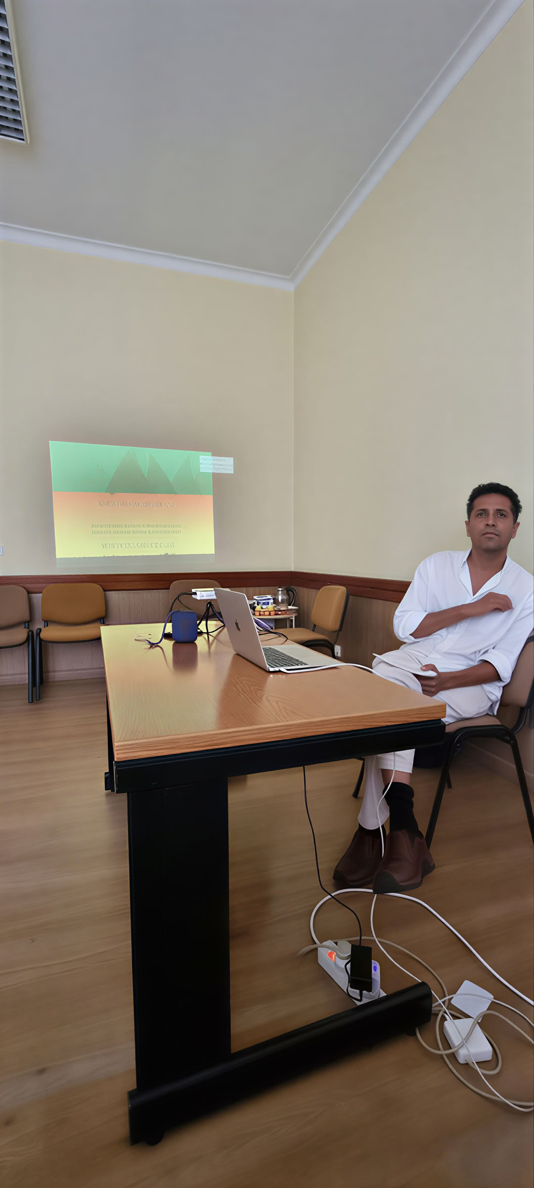 Dott. Ameet Aggarwal ND, medico naturopata, omeopata, psicoterapeuta