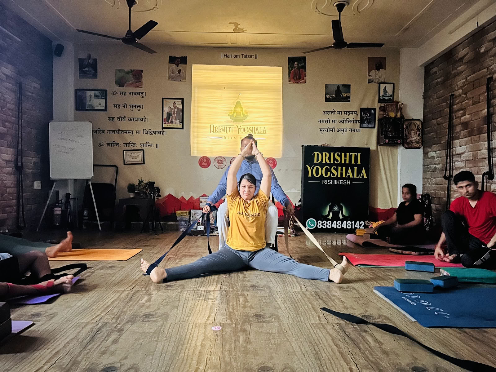 Drishti Yogshala Rishikesh (Scuola di Yoga)