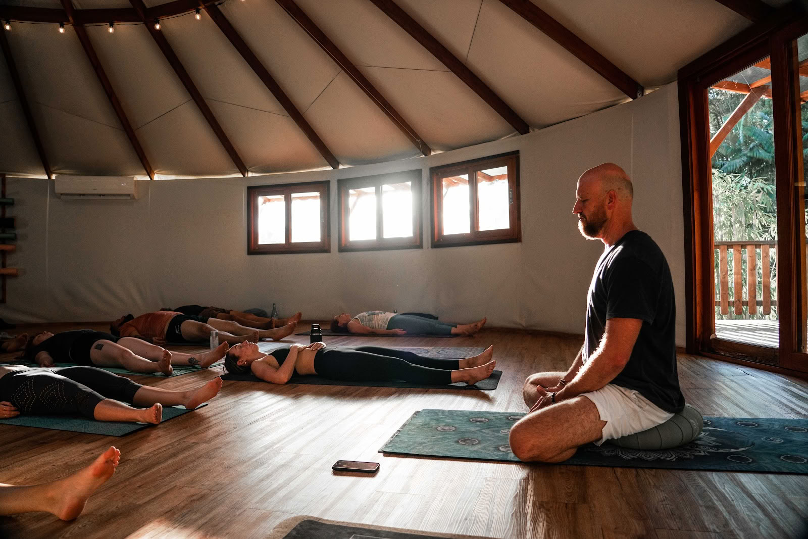 Geoff Rupp - Trova la tua calma - Meditazione vedica - Astrologia vedica - Respirazione consapevole himalayana - Coaching Ascending Minds