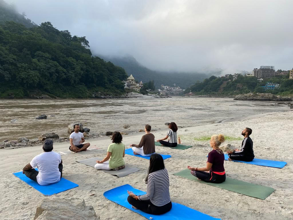 Jiva Yoga Academy - formazione insegnanti di yoga di 200 ore, 300 ore a Rishikesh, India