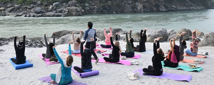 Jiva Yoga Academy - formazione insegnanti di yoga di 200 ore, 300 ore a Rishikesh, India