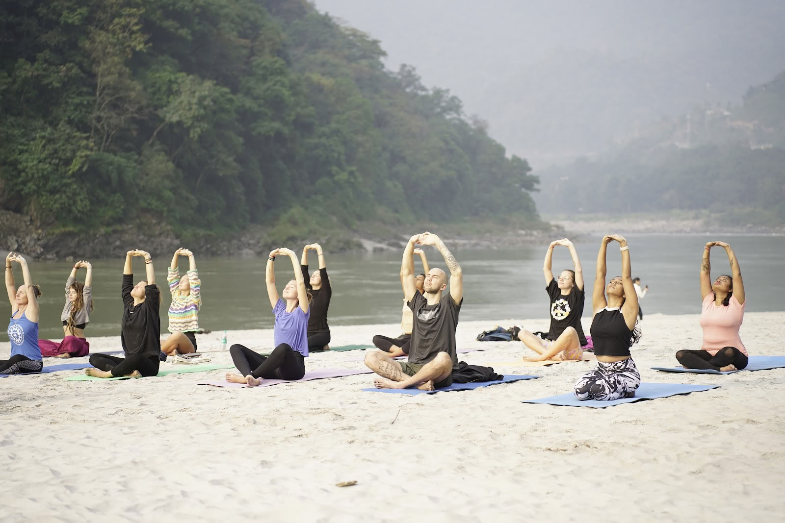 Kaivalyam Yoga School - Formazione per insegnanti di yoga a Rishikesh